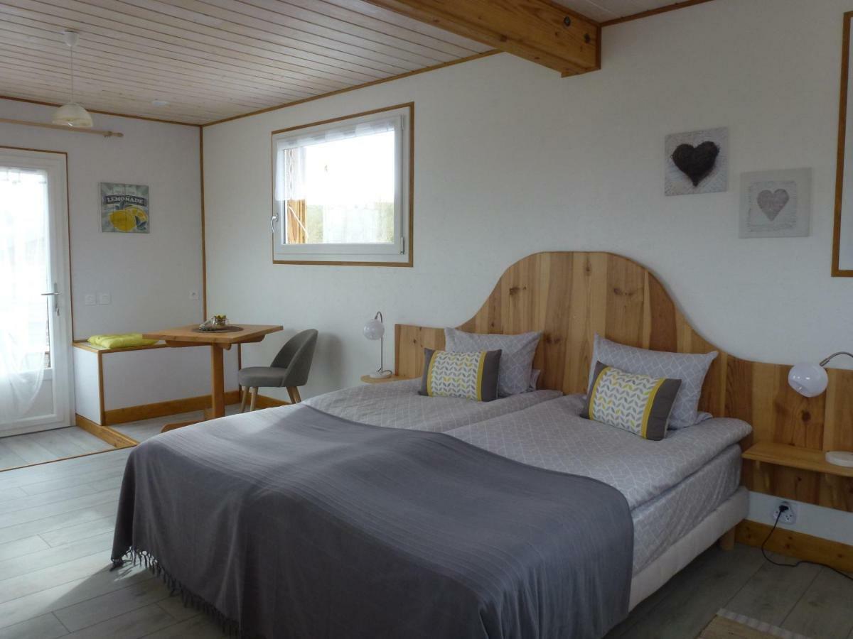 Redspring Chambres D'Hotes Coligny Exterior photo